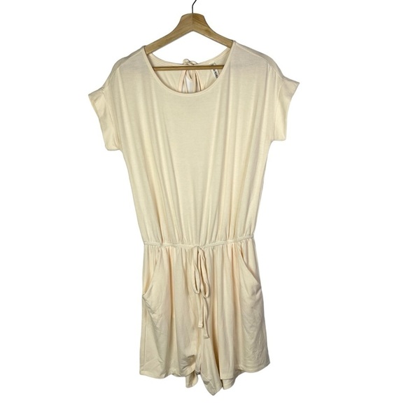 Zenana Cream Short Sleeve Shorts Romper M - Picture 2 of 5